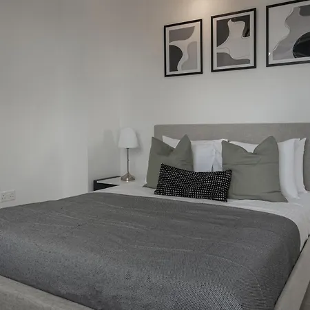 Phaedrus Living Noir Apartment Paphos
